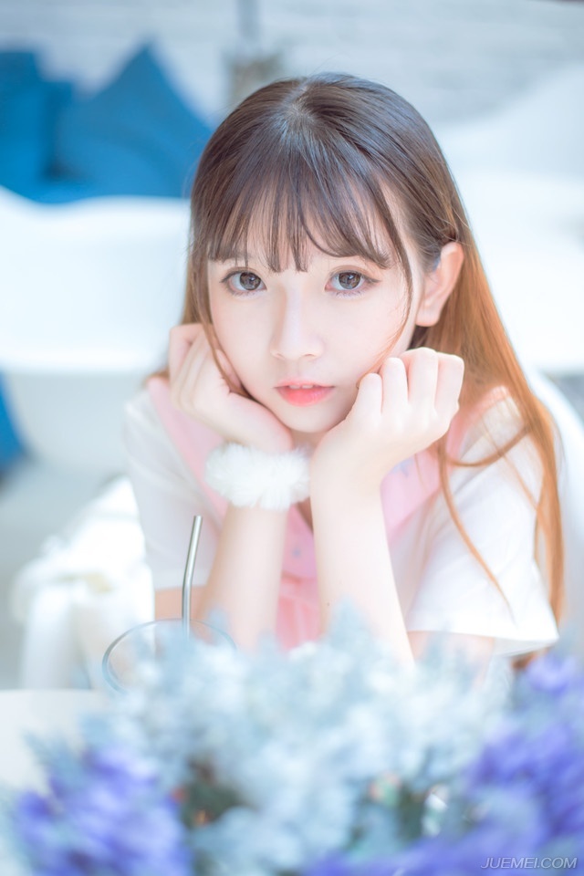 洛阳对于关东诸侯来说，显然不是一个讲理的地方，就算现在吕布立刻就封王，无论曹操、刘备还是江东孙权都只能干瞪眼，刚刚一次联盟到现在基本上已经成了一个笑话，以荆州和江东目前的关系，再度联盟显然可能性并不高，就算刘备跟孙权愿意，江东将士恐怕此刻更愿意一门心思的给周瑜报仇。